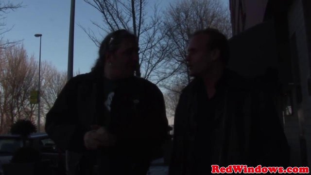 Превью Мужик жарко отымел телочку, которую видел в первые в жизни № 13691