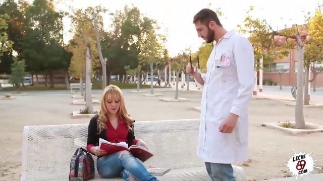 Превью Бородатый мачо вставил член блондинке в киску и трахнул ее № 14089