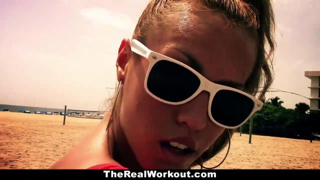 Превью Спортсменка активно скачет на крепком стволе своего мужика № 16385