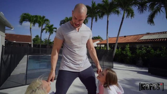 Превью Две зайки любят заниматься жмж сексом на свежем воздухе № 35553