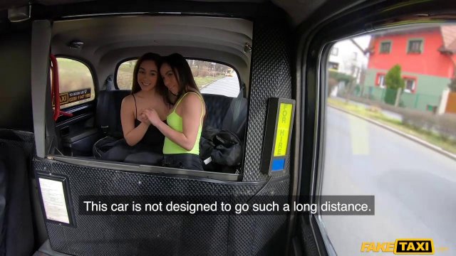 Превью Парень отымел лесбиянок в киске прямо в своей большой машине № 35568