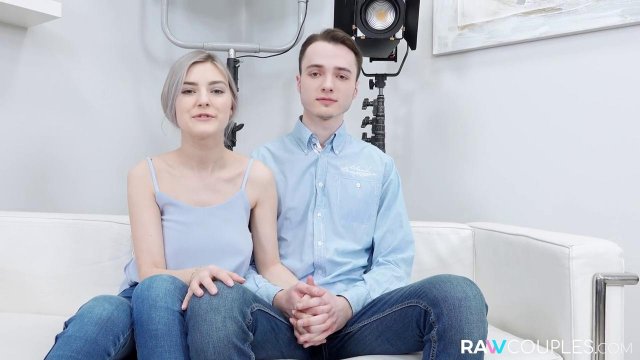 Превью Молодая парочка показала на камеру, как они умеют трахаться № 35642