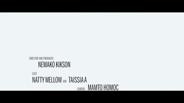 Превью Лесбийский секс двух страстных красоток на белом диване № 35728