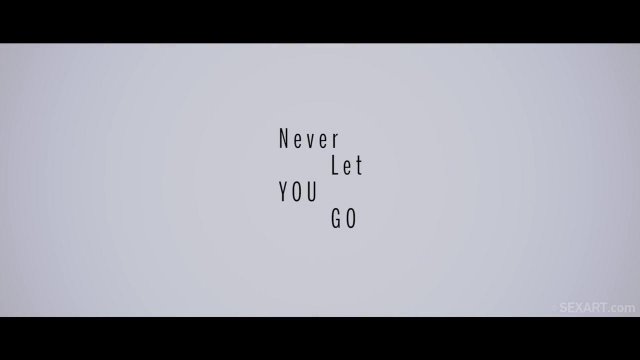 Превью Лесбийский секс двух страстных красоток на белом диване № 35728