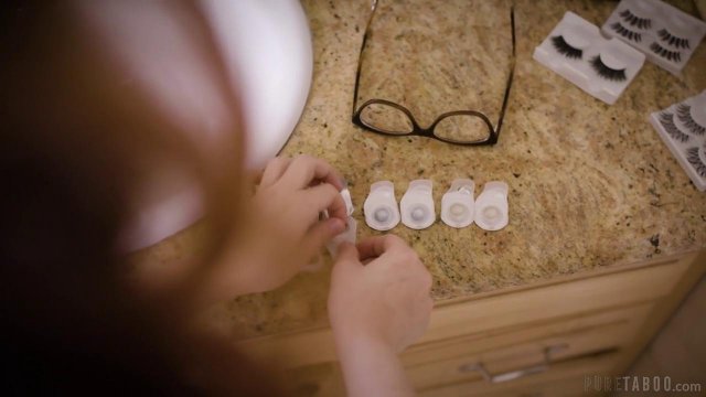 Превью Лесбиянки оральными ласками и умелыми пальчиками балуют друг друга № 35801