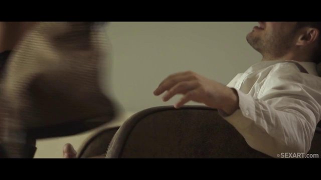 Превью Мужик любит трахать блондинку в чулках перед рабочим днем № 35803