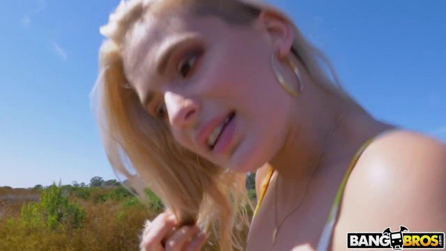 Превью Девка сосет член парня на природе и дома, а потом трахается с ним № 35902