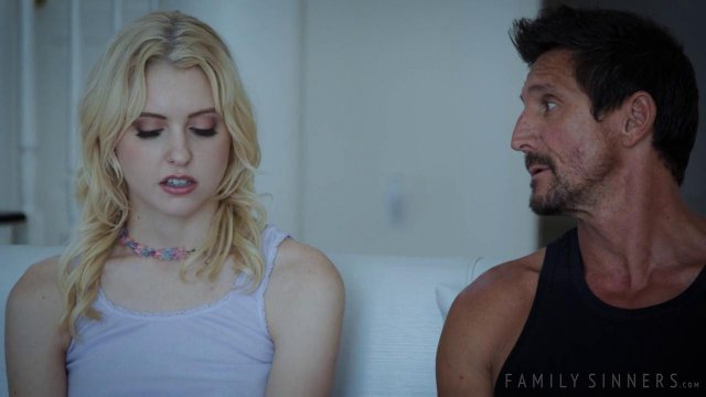 Превью Зрелый мужик показал молодой блондинке, что такое реальный экстаз № 35910