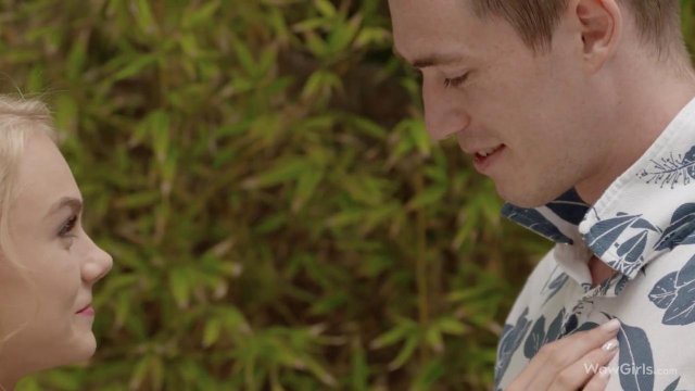 Превью Красивый секс со стройной блондинкой закончился отсосом с проглотом № 36075