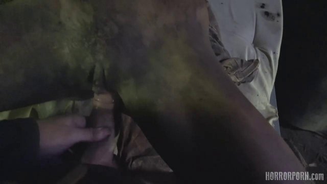 Превью Необычный секс грязной девки в заброшенном здании № 39317