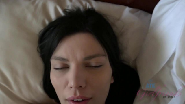 Превью Фетиш ногами заводит парня и он трахает молодую жену № 39352