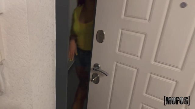 Превью Рыжая девушка в очках получила приятный секс от друга № 39353