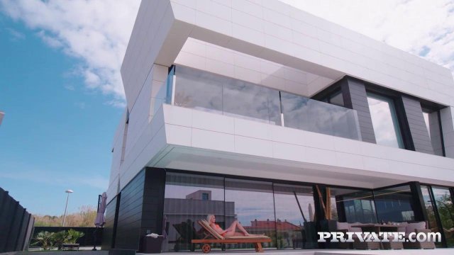 Превью Служанка не отказалась потрахаться № 39538