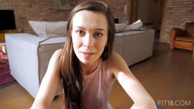 Превью Девушка сняла штаны с парня и трахнула его № 39545