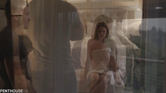 Превью Мужик пришел в спальню к подруге жены и трахнул ее № 39619