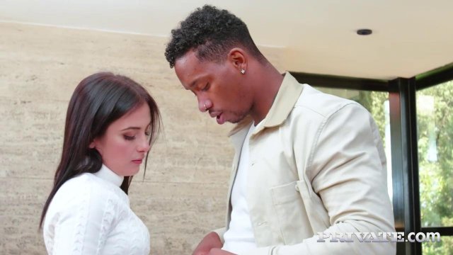 Превью Парень устроил секс втроем с брюнеткой и блондинкой № 39630