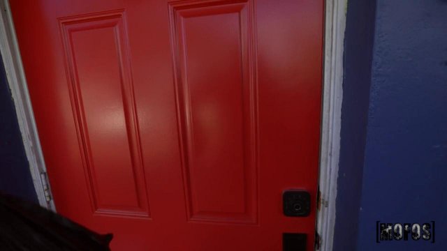 Превью Брюнетка засветила сиськи и потрахалась с отцом № 42036