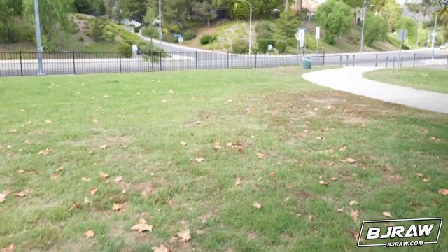 Превью Блондинка сосет член с большим аппетитом № 42347