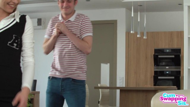 Превью Сучки пристают к другу и настаивают на ЖМЖ № 42403