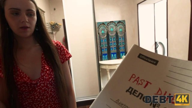 Превью Мужик трахает задолжницу во всех позах № 42416