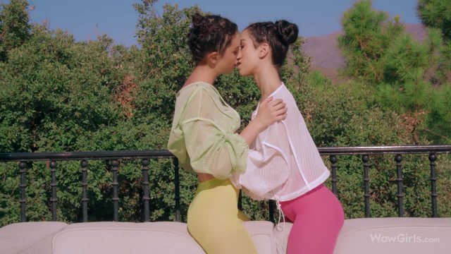 Превью Тонкий нейлон не помешает горячим ласкам № 44799