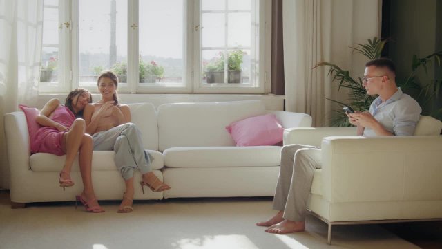 Превью Всё мечты очкарика в одном ролике № 44814