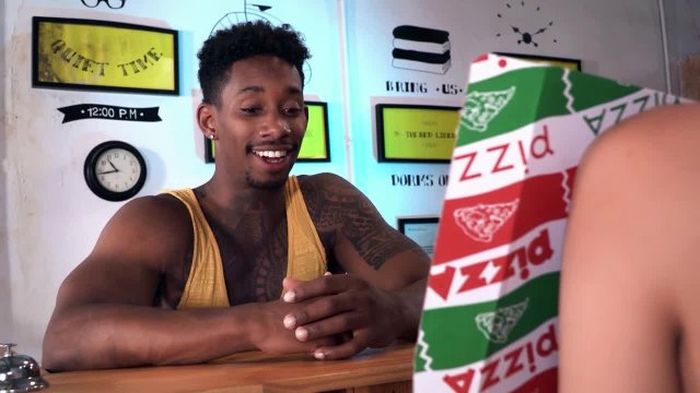 Превью Желанный гость в женской общаге № 44899