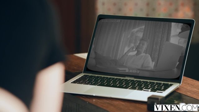 Превью Две красавицы и один любвеобильный герой № 46932